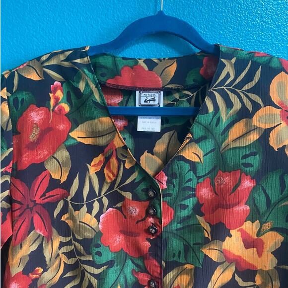 Vintage My Pieces Red and Green Floral Button Up Blouse Women's Medium - Picture 4 of 7